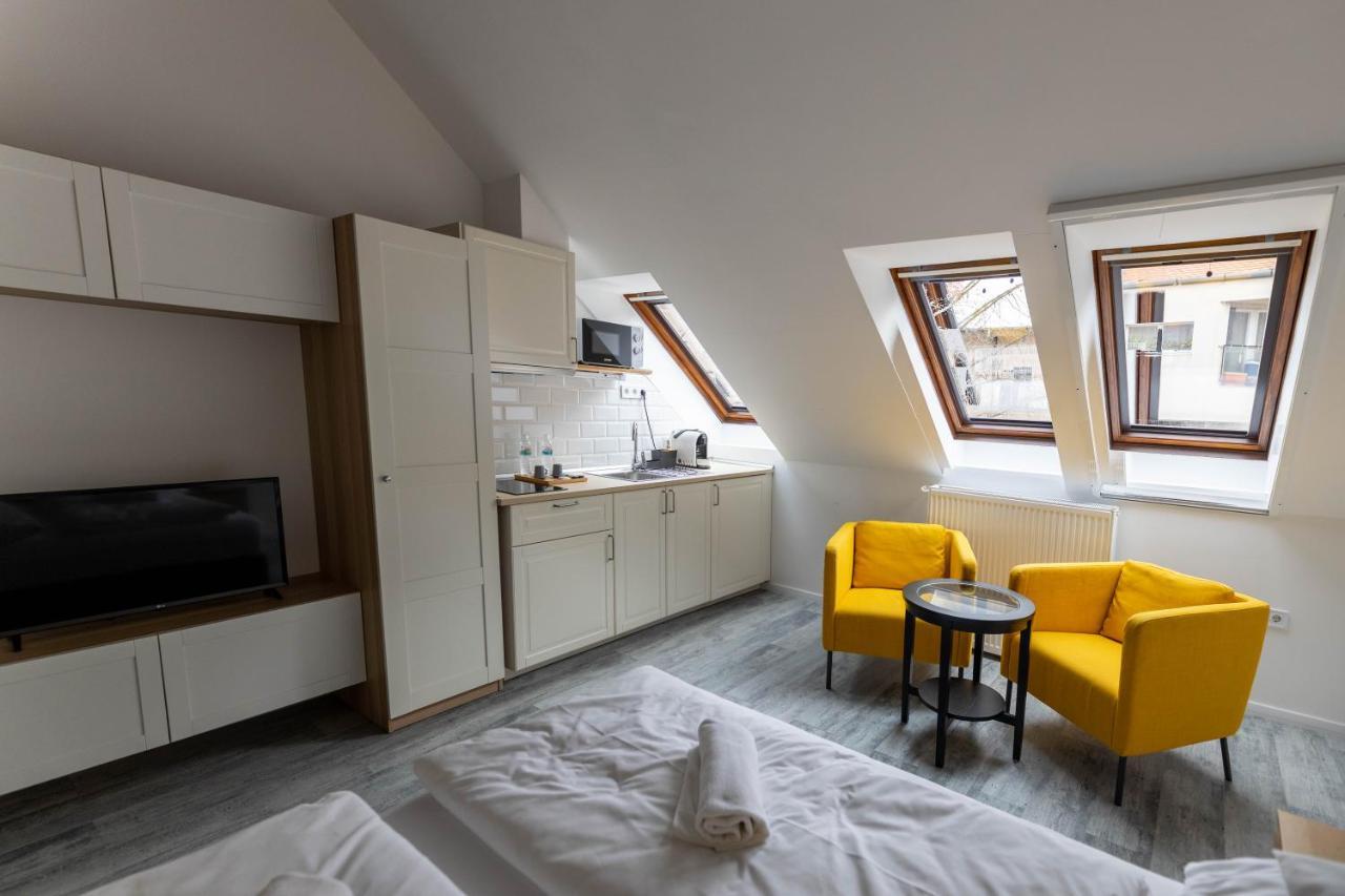 Roomstore Studio Apartments Eger Luaran gambar